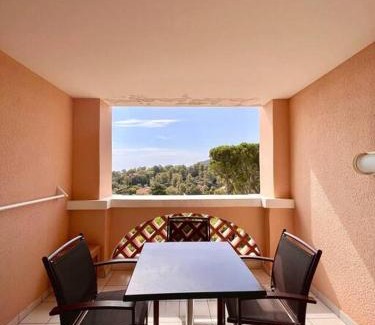 Cap Esterel Apartment | CAP ESTEREL AGAY SAINT RAPHAEL VUE MER Studio 4 personnes chez Evelyne