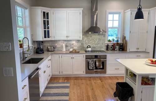 Granthams Landing House | Cape-Cod-Style Vacation Home in Gibsons with Spectacular Ocean Views