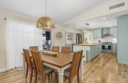 Caloosahatchee House | Cape Coral home w/heated private pool, dock on canal.