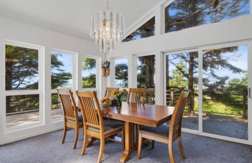 Cape Meares House | Cape Meares 4br Oceanview Retreat King Bed