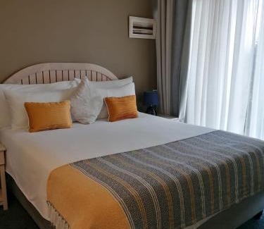 Lagoon Beach Apartment | Cape Town Beachfront Apartments at Leisure Bay