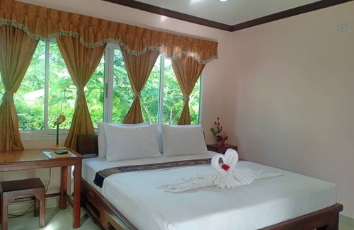 Rong Khe Hotel | Capital O 75415 Nanthachart Riverview Resort