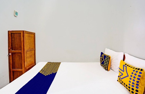 Pleret Hotel | Capital O 93601 Manda Homestay Syariah