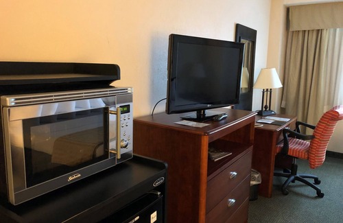 Frankfort Hotel | Capital Plaza Hotel