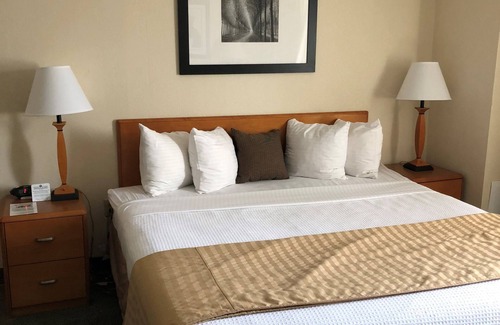 Frankfort Hotel | Capital Plaza Hotel
