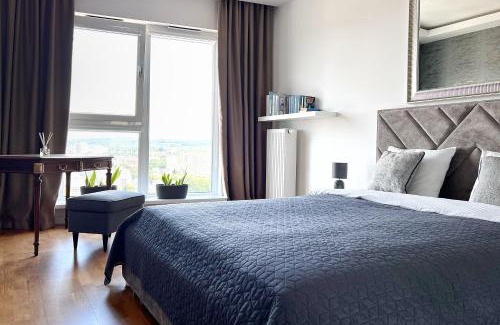 Rzeszow Apartment | Capital Towers - Apartament Red z widokiem na panoramę miasta i rzekę