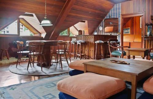 Campos do Jordao Apartment | Capivari Cozy Fire Place Classic Cottage Style