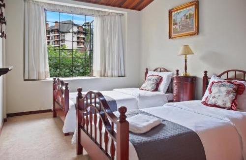 Campos do Jordao Apartment | Capivari Cozy Fire Place Classic Cottage Style