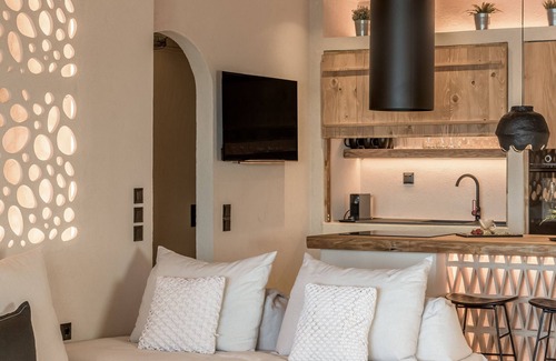 Apollonia House | Captain Zeppos