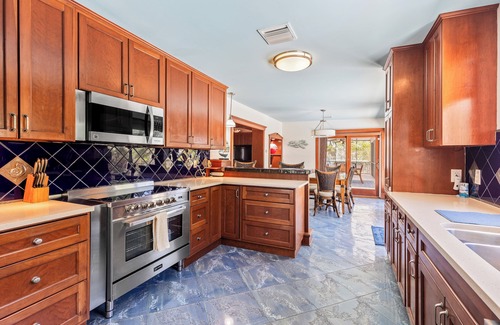 Marathon House | Captains Quarters: 4/4 beautiful ground level canal front home with pool and dockage