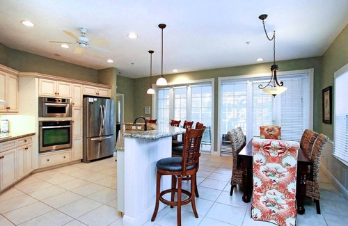 Captiva House | Captiva Breeze Pool Home near beach