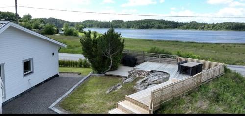 Halanda Villa | Captivating 3-Bed Villa in Halanda with Lake View