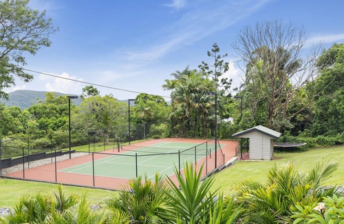 Glengarrie House | Captivating Currumbin Valley