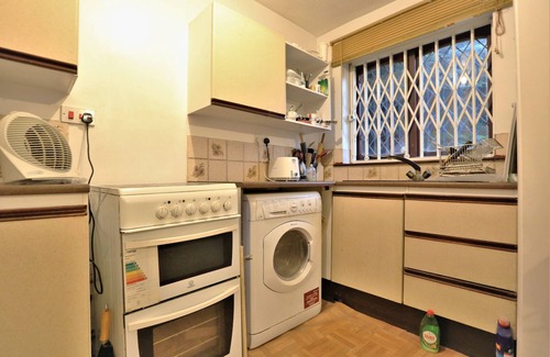 Chadwell House | Captivating House in Romford