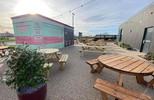Clacton-on-Sea Resort | Caravan - Jaywick, Clacton on Sea - 3 bed Caravan at Martello Bay