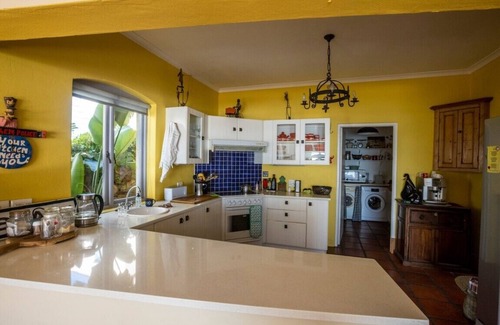 Mountainside House | 'Cardamom House' - Enchanting Vacation home 2 min from Bikini Beach - Sleeps 5