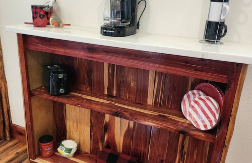 Cayuga Cottage | Cardinal Cottage on the lake with beautiful views!