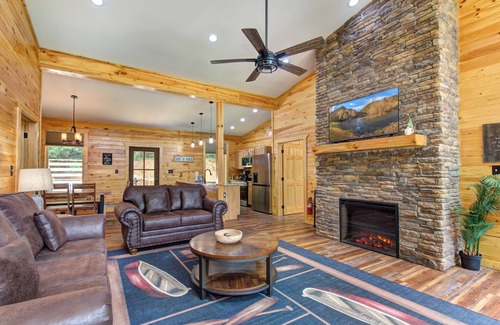 Cosby Cabin | Cardinal Pool Cabin – 2BR Mountain Retreat with Private Indoor Pool, Hot Tub &am