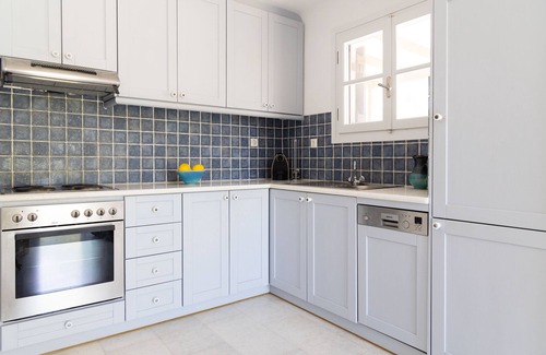 Kastraki House | Care Naxos Quiet three bedroom home on the beach Naxos Ang HM