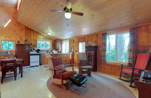 Ellsworth House | Carefree Point