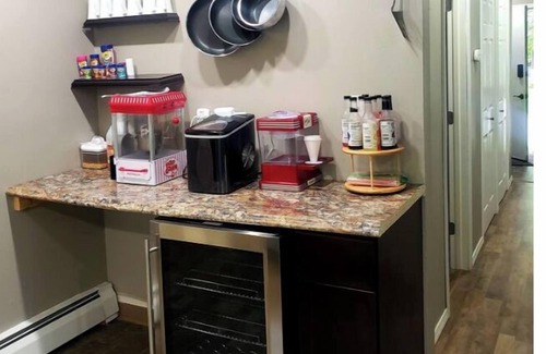 University Area House | Caribou Flat II: Theater, Firepit & Private Yard!nn
