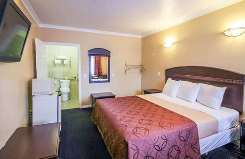 Studio City Hotel | Carlton Motor lodge