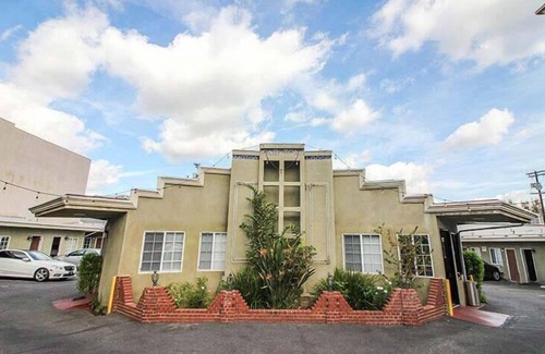 Studio City Hotel | Carlton Motor lodge