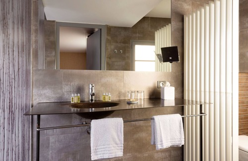 Arbois Hotel | Carmel1643