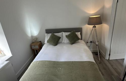 Llandudno Apartment | Carmen Sylva Studio flat Llandudno sea front F7