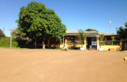 Kingsford Resort | Carnarvon Caravan Park