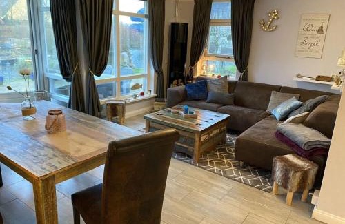 Medemblik House | Carpe Diem with jetty and boat