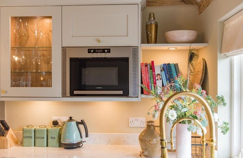 Blackham House | Cart Lodge by Bloom Stays