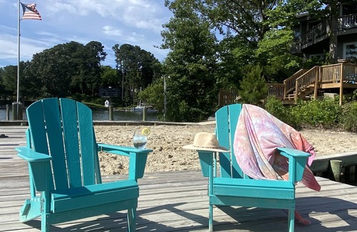 Irvington House | Carter’s Creek Waterfront, Beach, Kayaks, Deepwater Dock, Walk to Town, Unwind