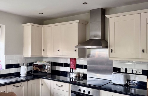 Malpas Apartment | Carters Lodge - One bedroomed cottage all on one level