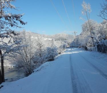 Capatineni-Ungureni House | Casă de vacanţă ,La Vălucu"