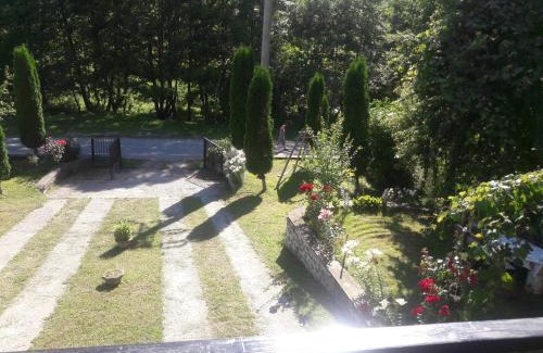 Capatineni-Ungureni House | Casă de vacanţă ,La Vălucu"