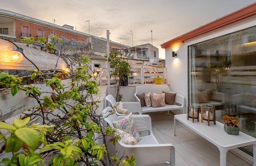 Ortigia House | Cas'amuri is a detached house in the heart of Ortigia.
