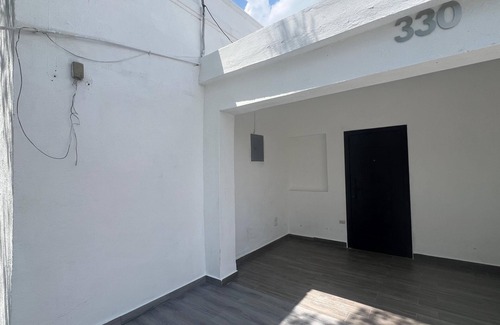 Monterrey Centro Apartment | CAS Visa 10 min a Pie. Acogedor Estudio a 30m de Alameda Monterrey ¡Metro cerca!