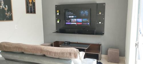 Limeira House | Casa 2 quartos com Garagem