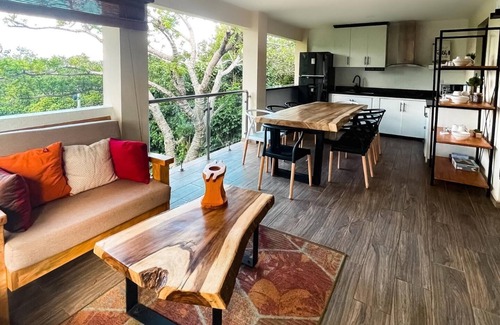 Coatepeque Cottage | Casa 44 - Cozy and Modern 3BR with amazing views in the middle of the mountains.