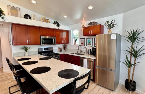 Vista House | Casa Agave, Private Guest House, 2 bedrooms, 1 bath, 3 beds, game room and yard!