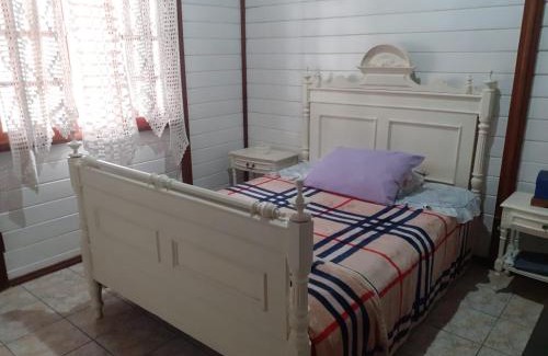 Ribeirao da Ilha House | Casa Agradável, 50m da Praia Freguesia do Ribeirão da Ilha