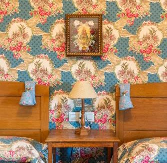 Constantina Villa | Casa Alta Finca El Revuelo