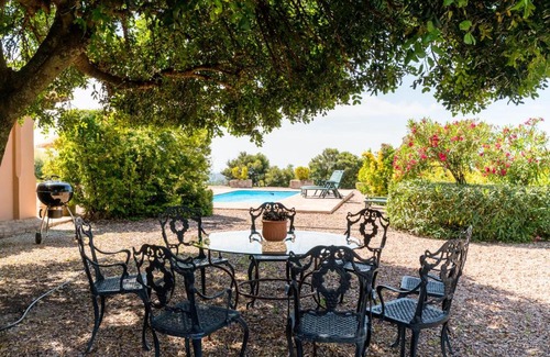 Constantina Villa | Casa Alta Finca El Revuelo