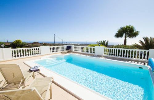 Conil Villa | Casa Alba - By AZ Rentals