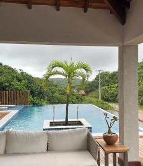 Brava House | Casa alto padrão a 100 metros da praia brava
