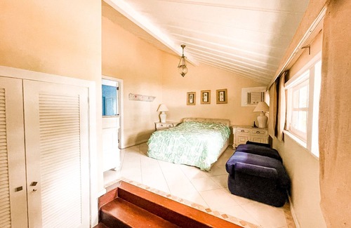 Vila Velha House | Casa Ampla com Praia Privativa, Área Verde, Deck, Churrasqueira e Forno de Pizza