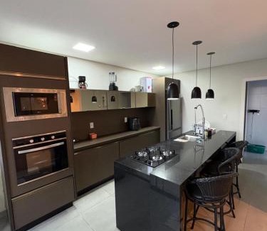 Rio Vermelho Norte House | Casa Ampla com Piscina