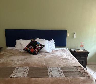 Ajijic Bed & Breakfast | Casa Axixic