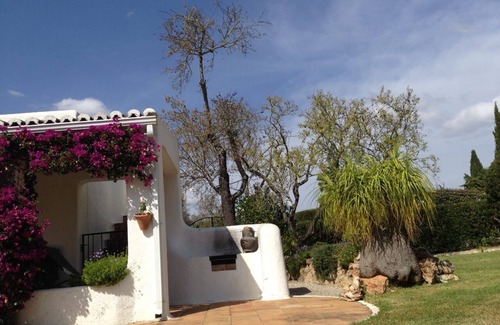 Mato Serrao Villa | Casa Azevinho - lovely house with 3 terraces and a large beautiful garden
